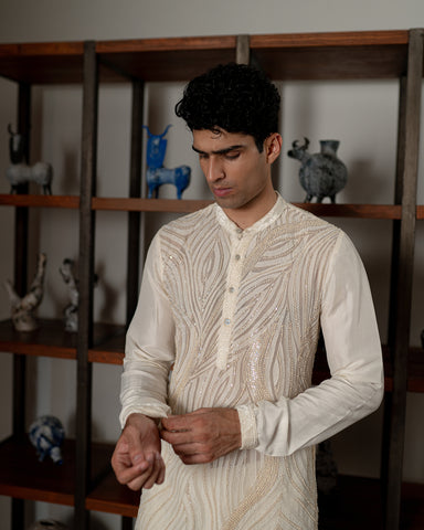Ezra Kurta set