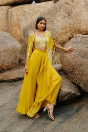 Yellow Iris Cape set