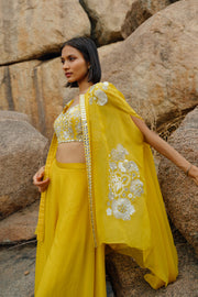 Yellow Iris Cape set